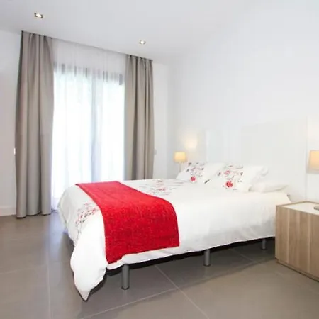 Puerto Del Carmen Sleeps 8 With Pool And Air Con Vila Puerto del Carmen (Lanzarote)
