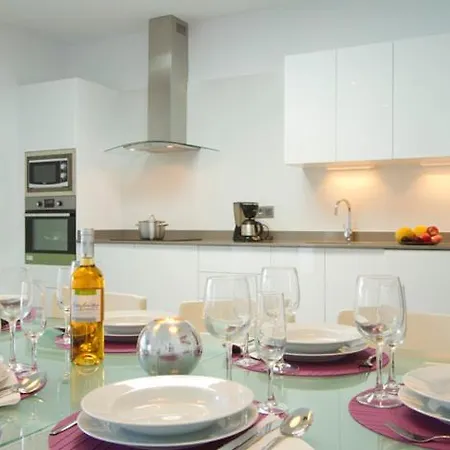 Vila Puerto Del Carmen Sleeps 8 With Pool And Air Con *