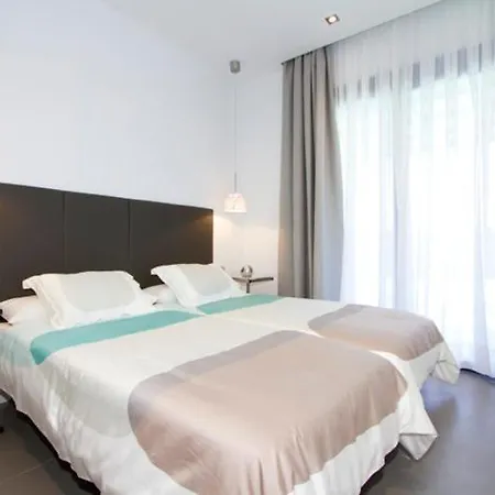 Puerto Del Carmen Sleeps 8 With Pool And Air Con *